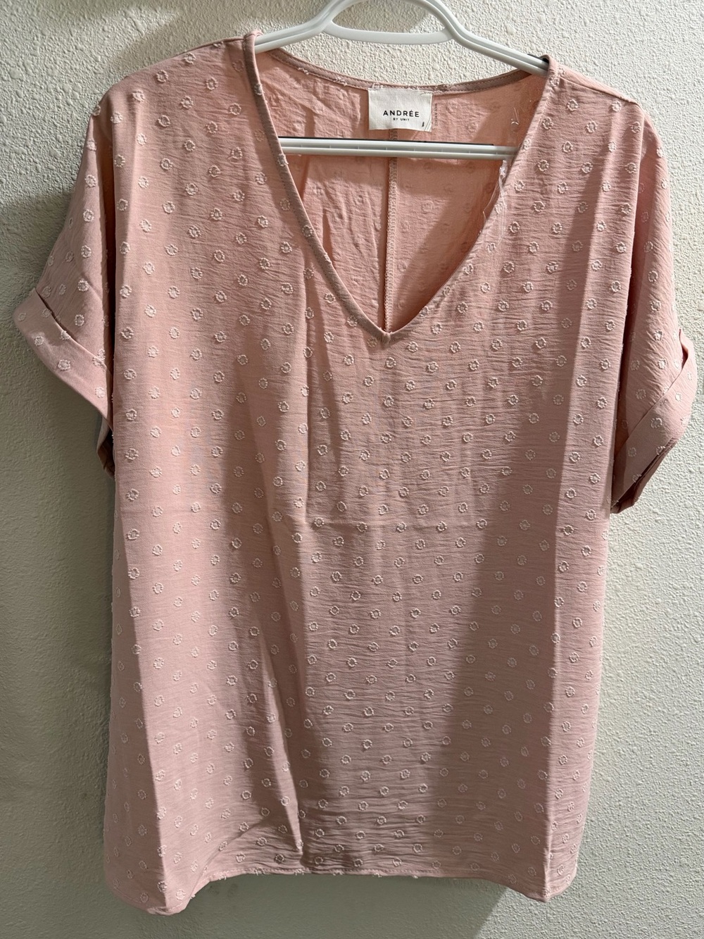 ANDREE BY UNIT Blush Pink V-Neck Swiss Dot Short Sleeve Blouse NEW